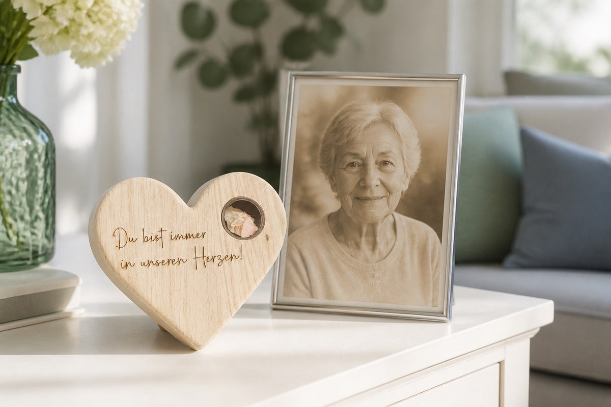 Handschmeichler Herz Natur-Eiche mit Memory-Medaillon