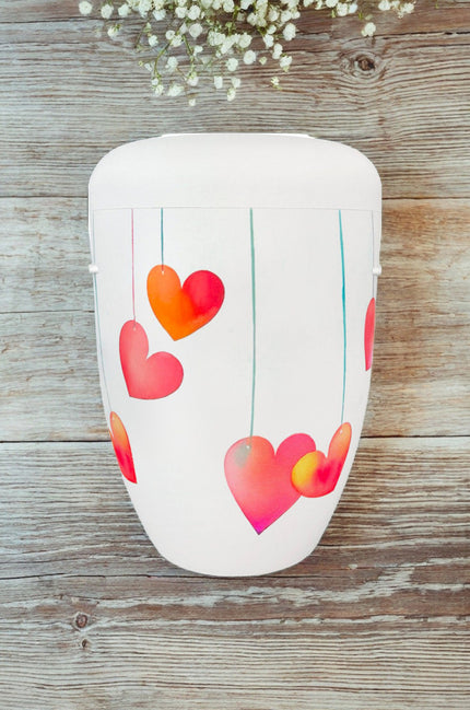 Urne mit Herzen Naturfaser FreiPfad Bestattungen